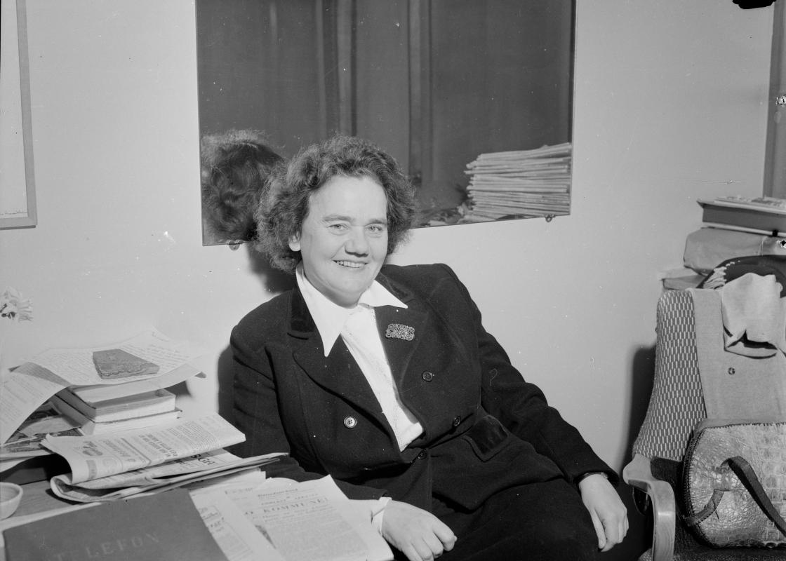 Lise Lindbæk, Norges første kvinnelige utenrikskorrespondent