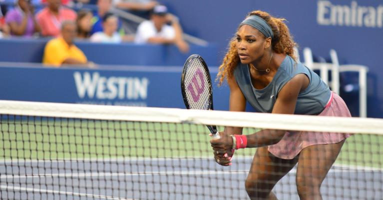 Serena Williams på tennisbanen i US Open 2013