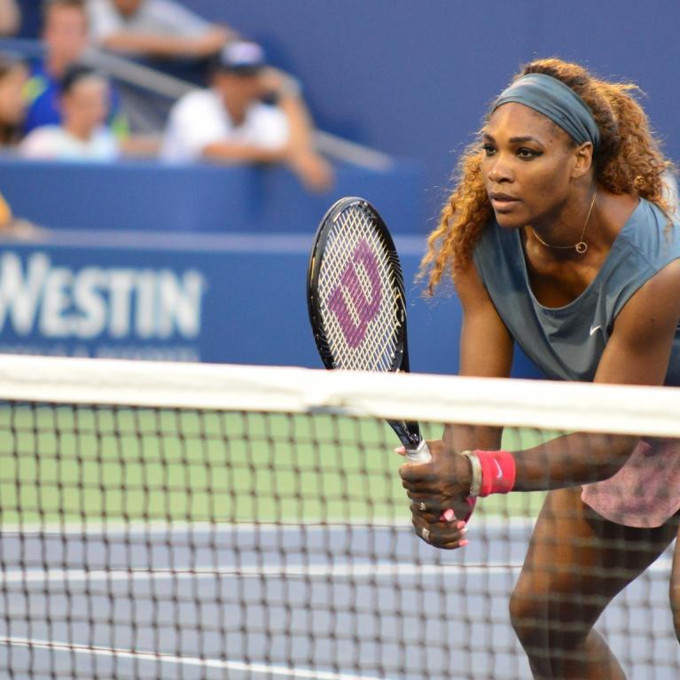 Serena Williams på tennisbanen i US Open 2013